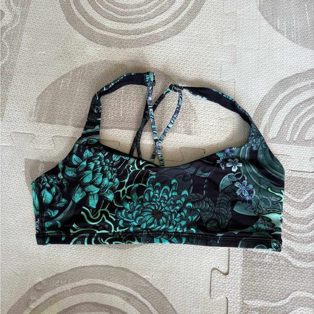 Lululemon Athletica Green and Black Sports Bra Size 6